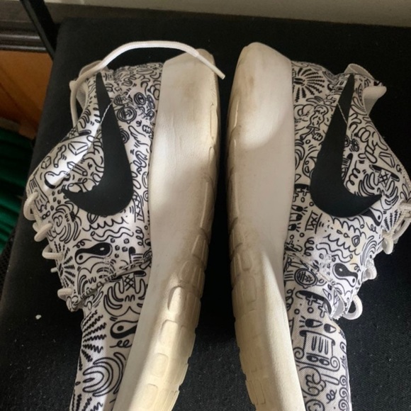 nike roshe print doodle sketches - Picture 3 of 10